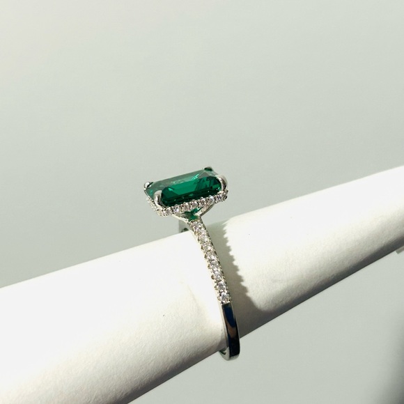 S925 Sterling Silver Radiant Cut Green Vintage Emerald Cubic Zirconia Ring - Picture 15 of 15